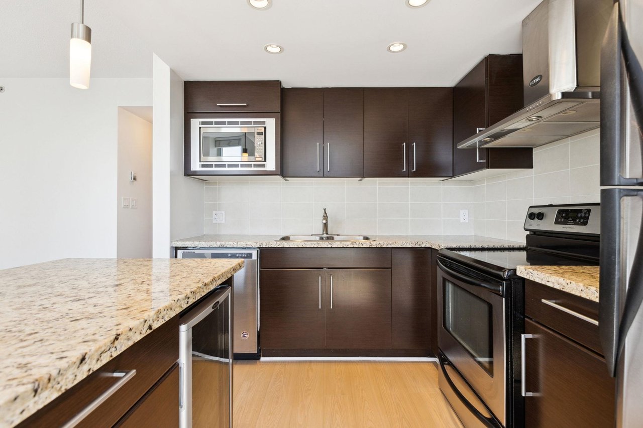 1807-188 Keefer Pl