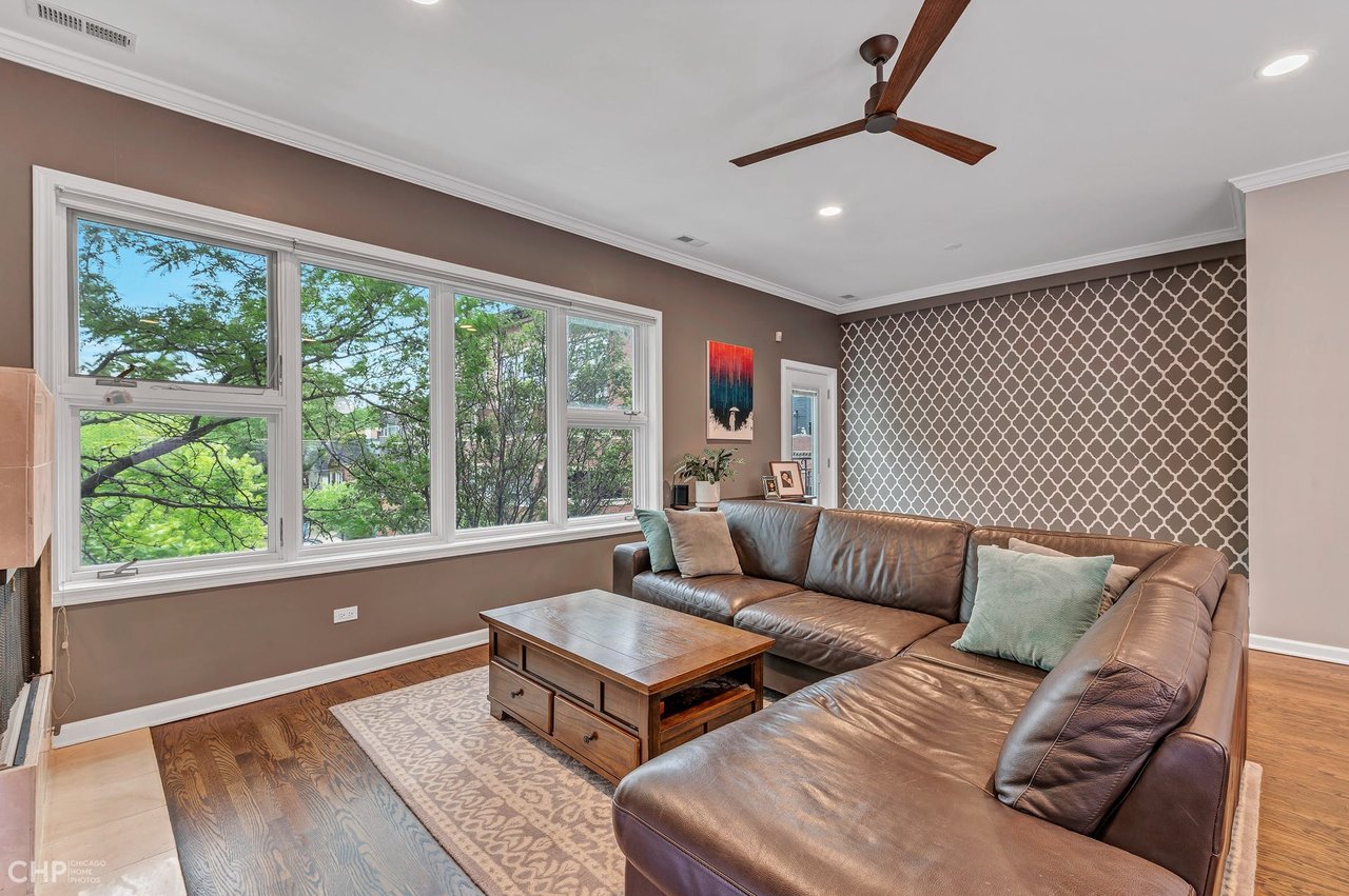 2139 N DAMEN  Avenue, Unit 3