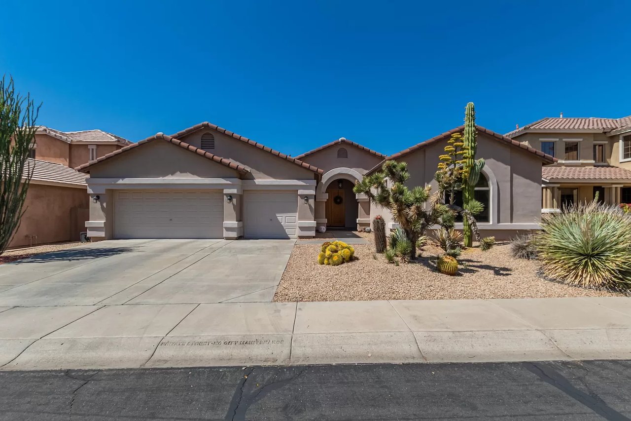 4052 E Desert Forest Trl