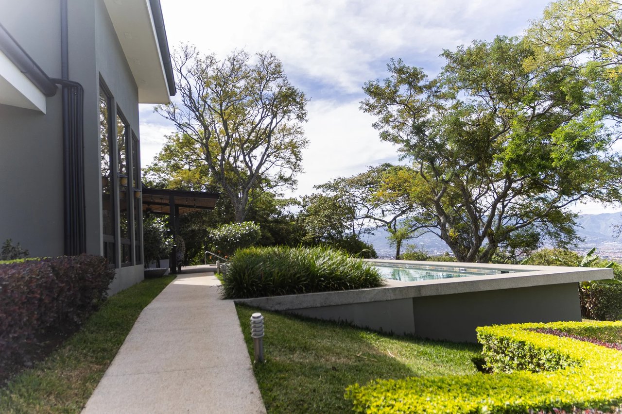 Dual Luxury Homes Estate, Heredia