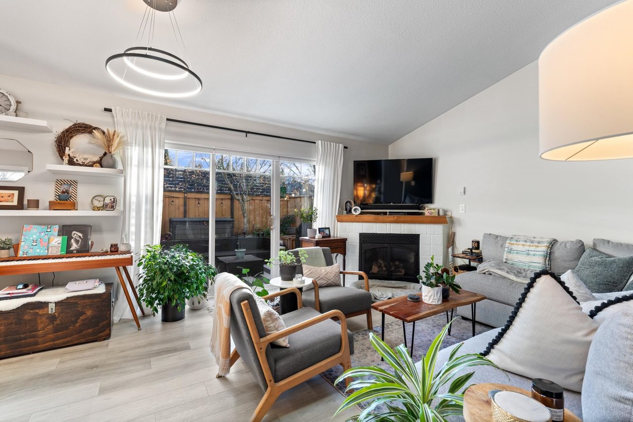 32-1821 Willow Cres