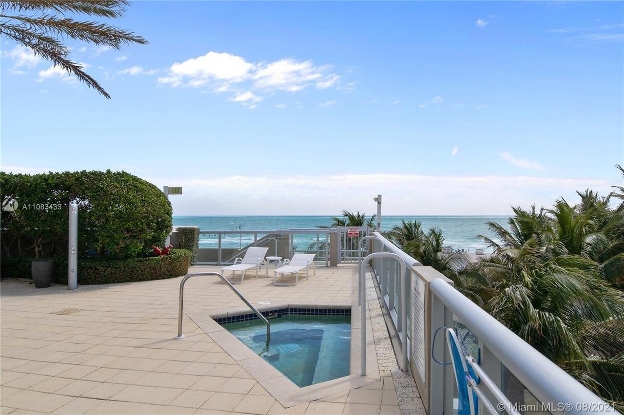 3801 Collins Ave, #501