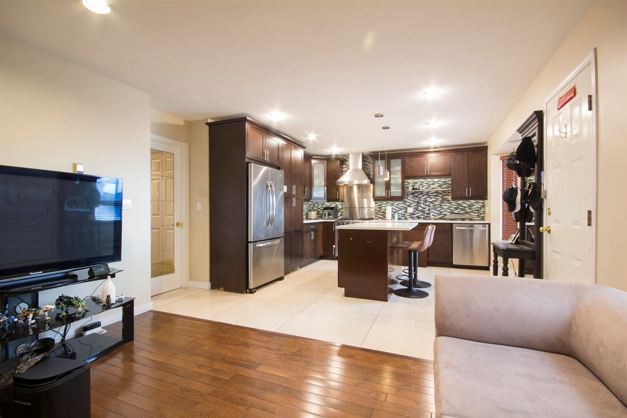 64 W 39th Ave