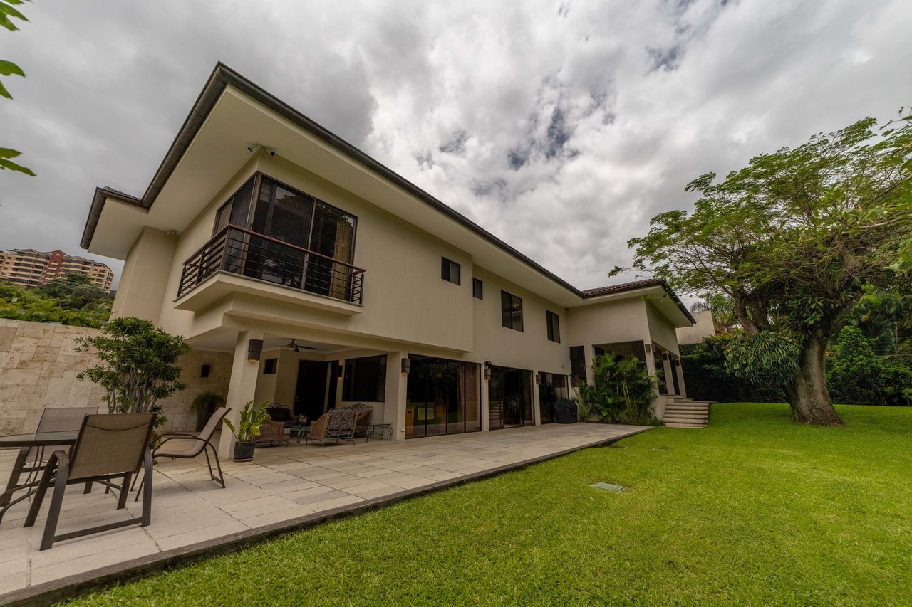 City Family Home, Escazu, San Jose