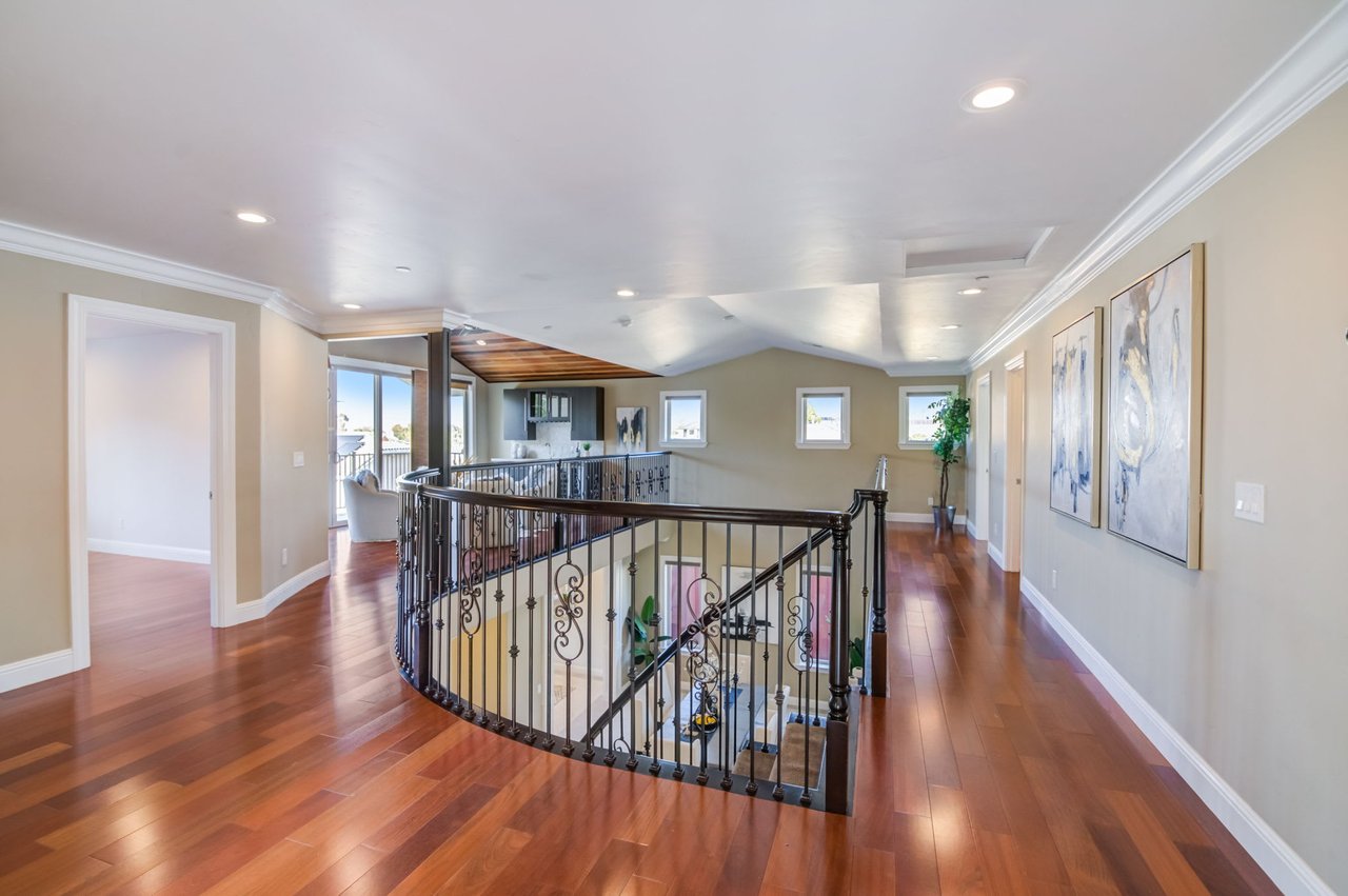 3902 Mars Court