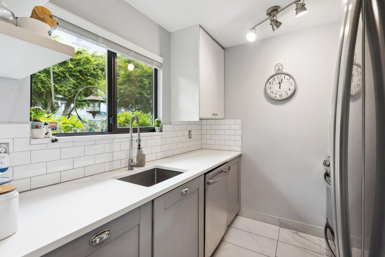 17-225 W 14th St