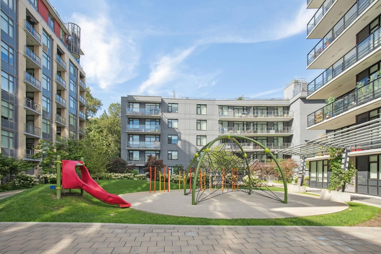 205-3451 Sawmill Cres