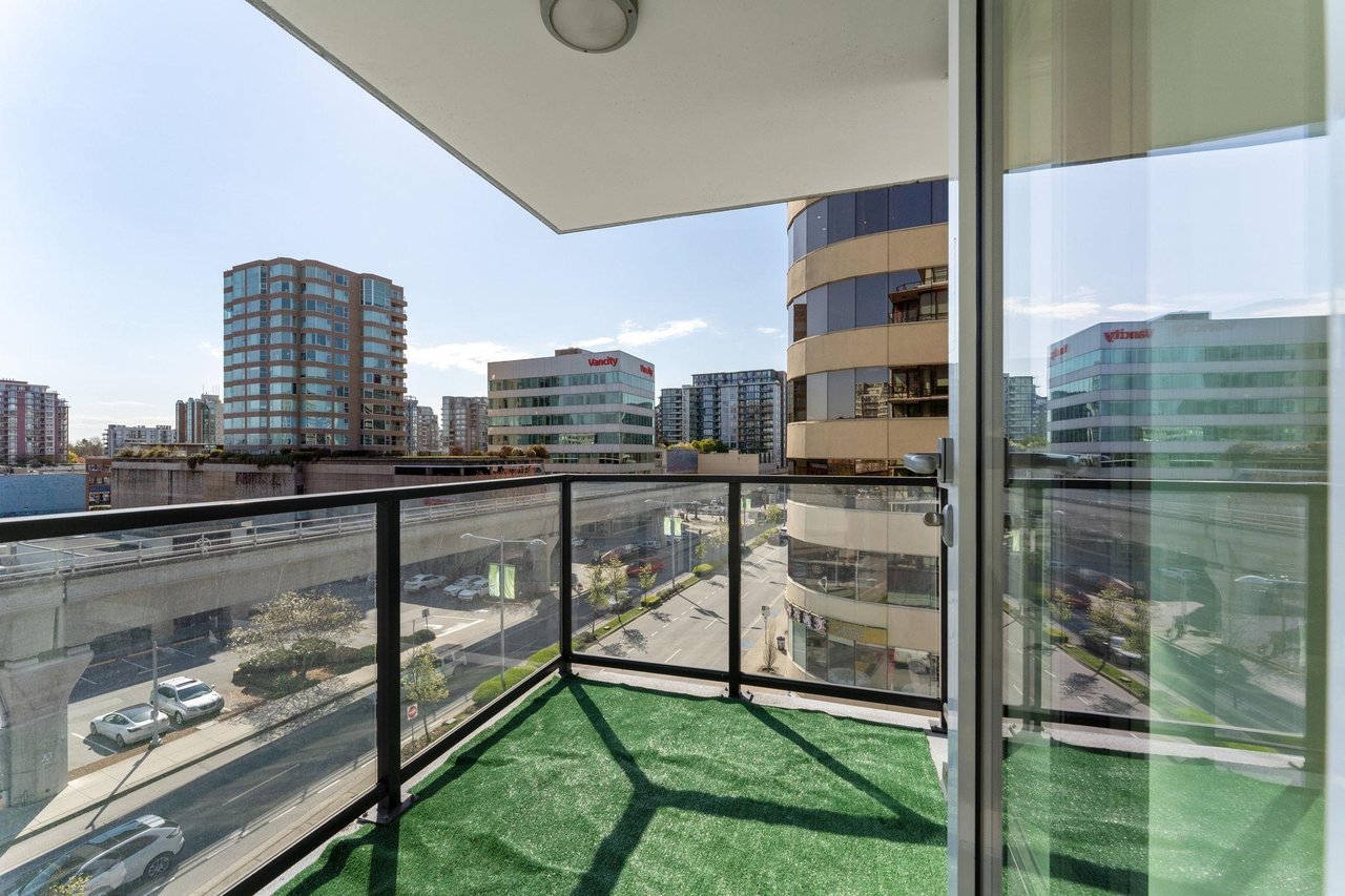 713-7988 Ackroyd Rd