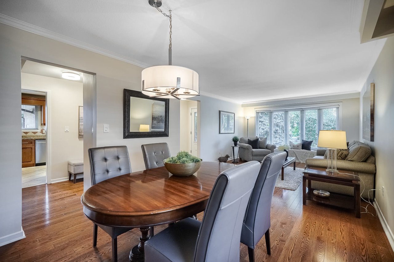 268 Mineola Rd E