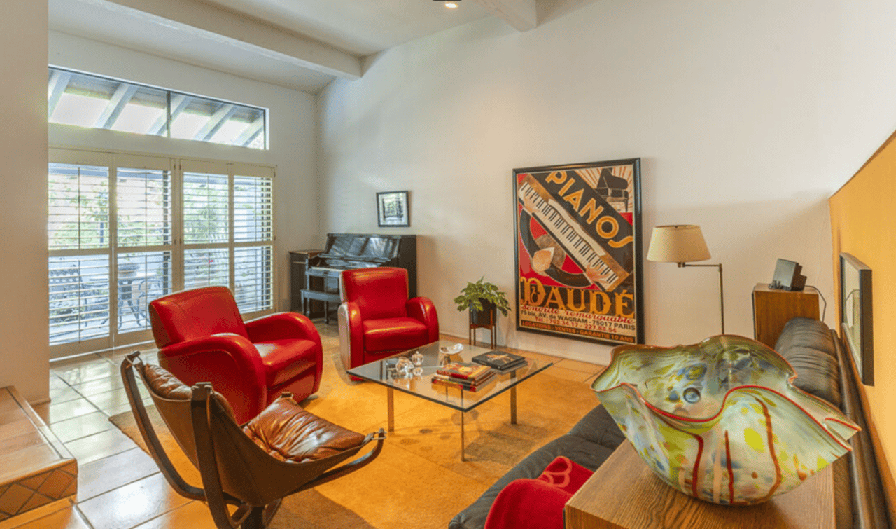 1594 Michael Ln