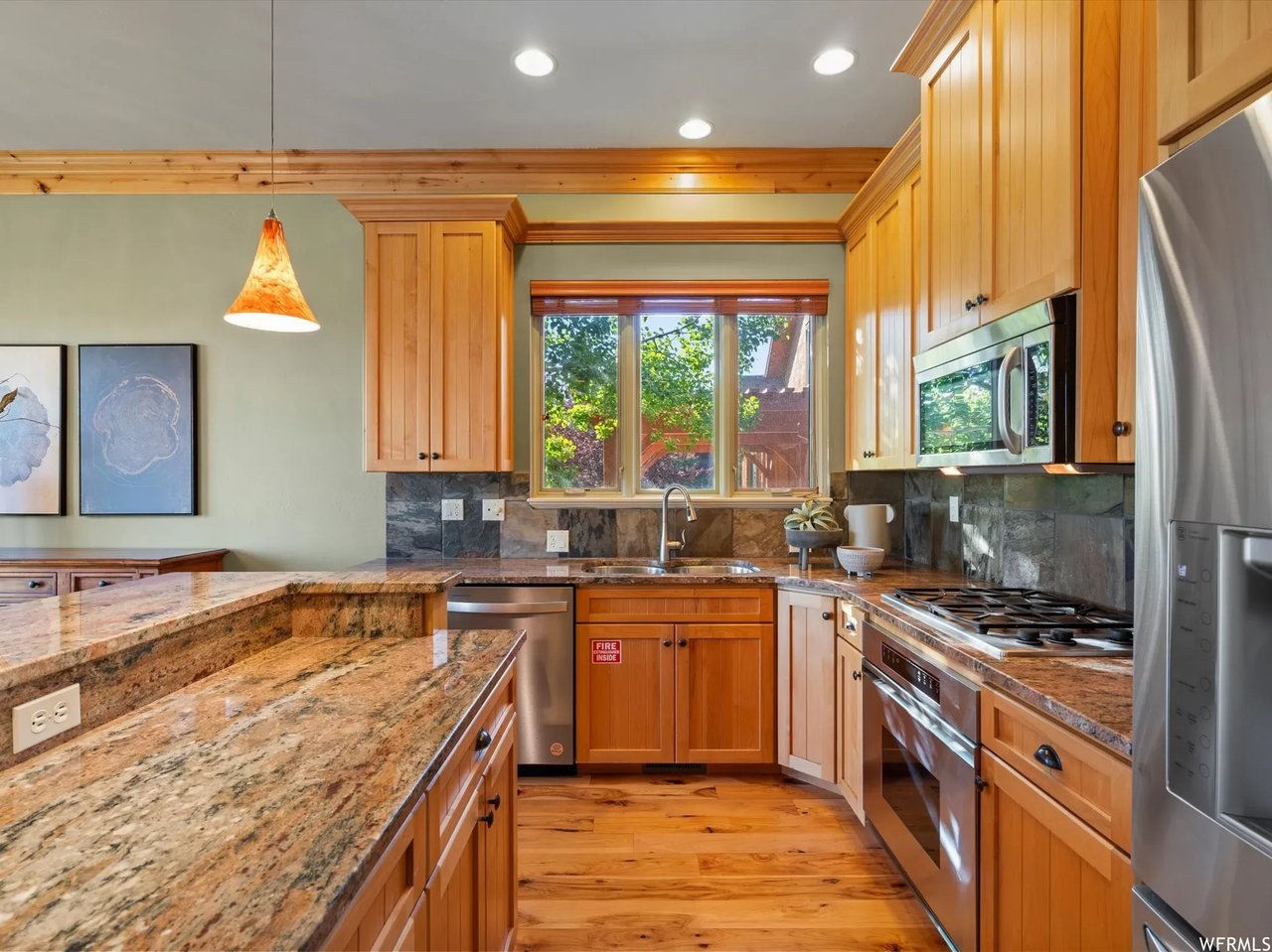 5823 E Elkhorn Dr