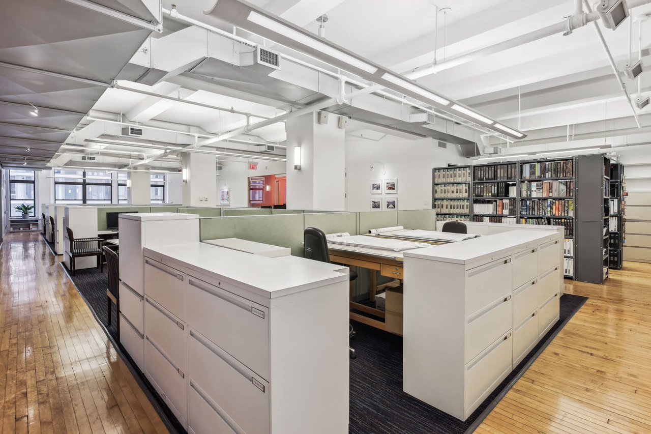 135 W 27Th St - Office Unit