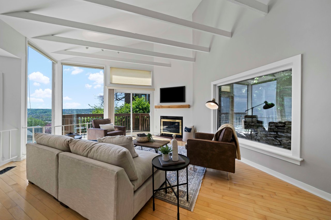 1041 SAINT GREGORY STREET #4