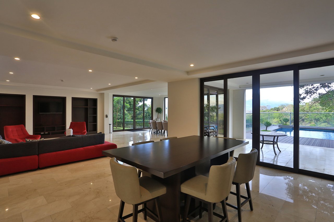 Designer Garden Level Condo, Santa Ana, San Jose