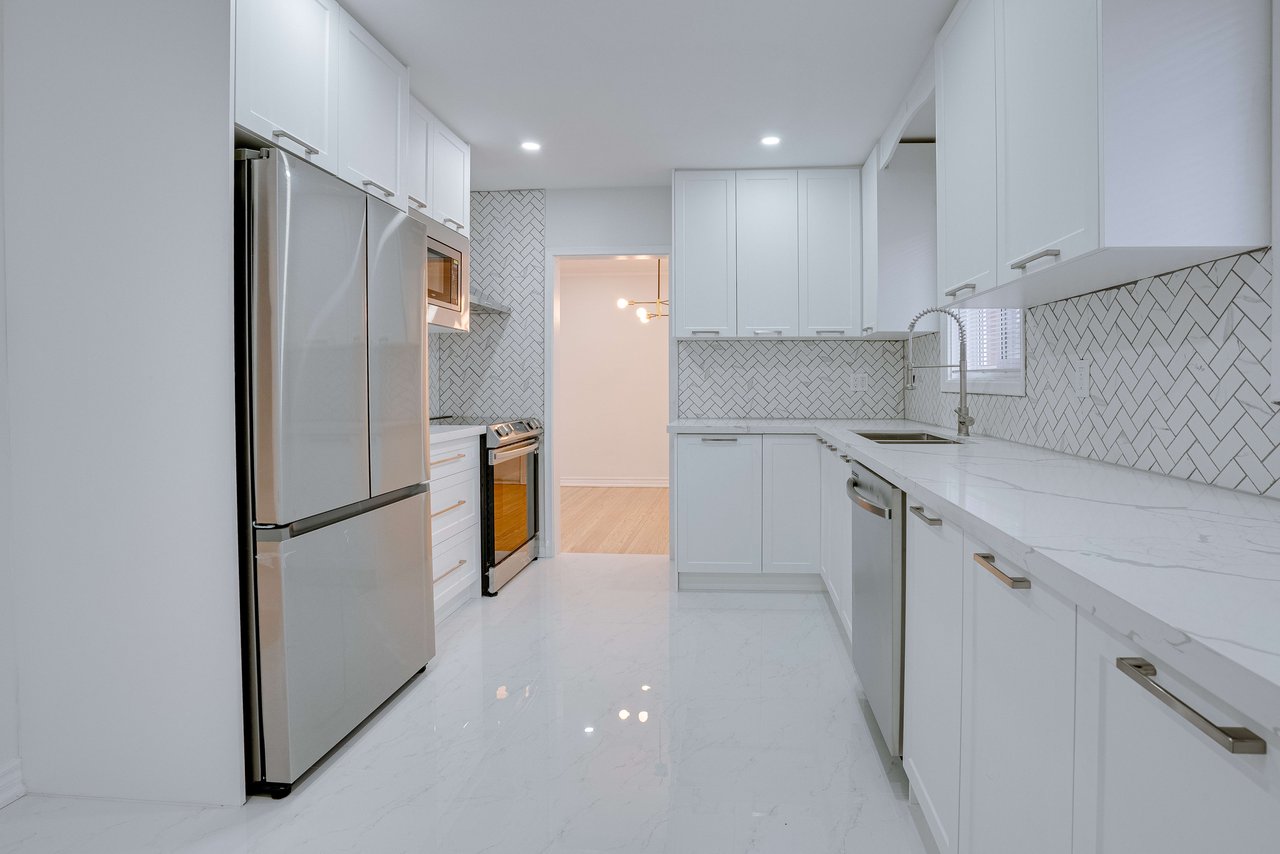 25 Karen Rd Unit: Upper