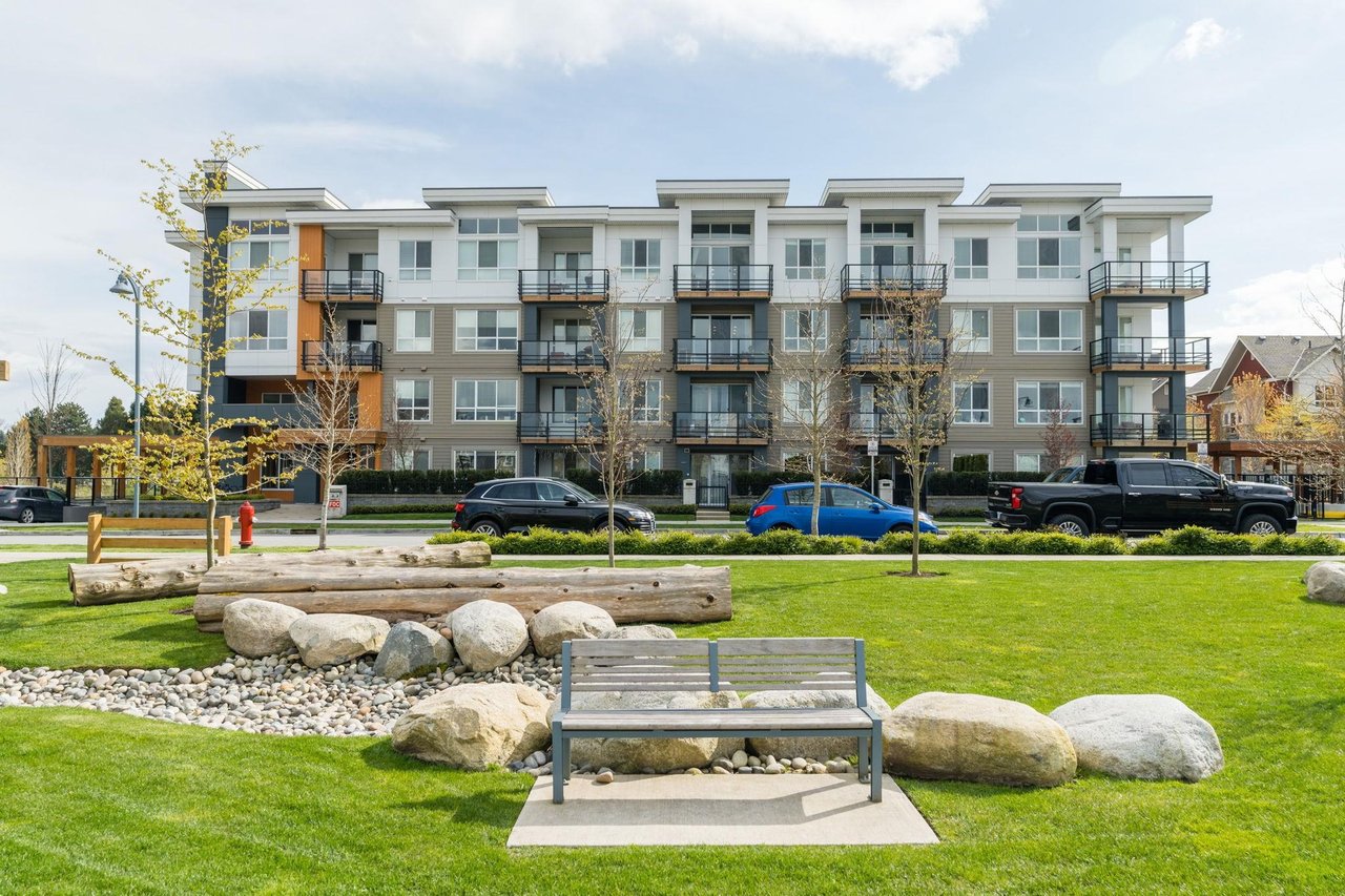 207-4690 Hawk Lane