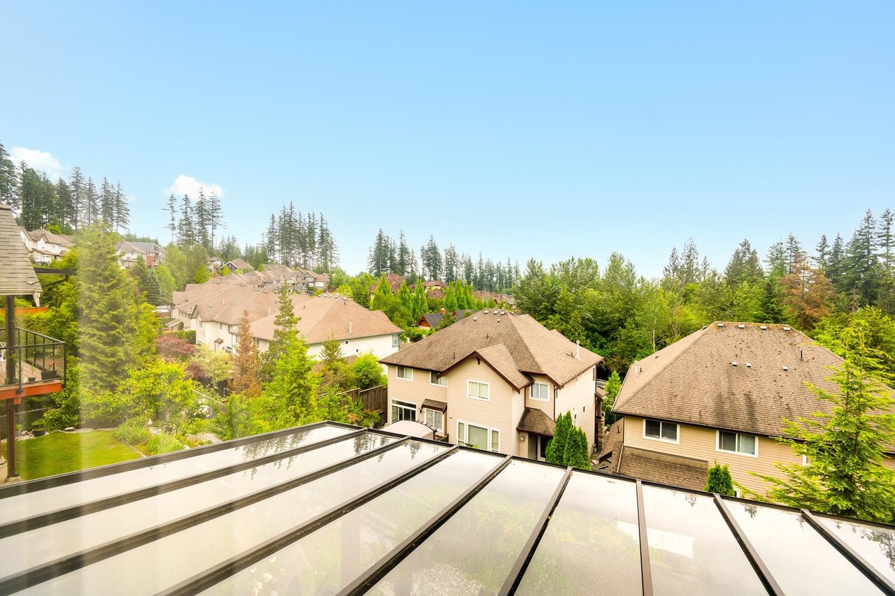 12 Greenleaf Dr