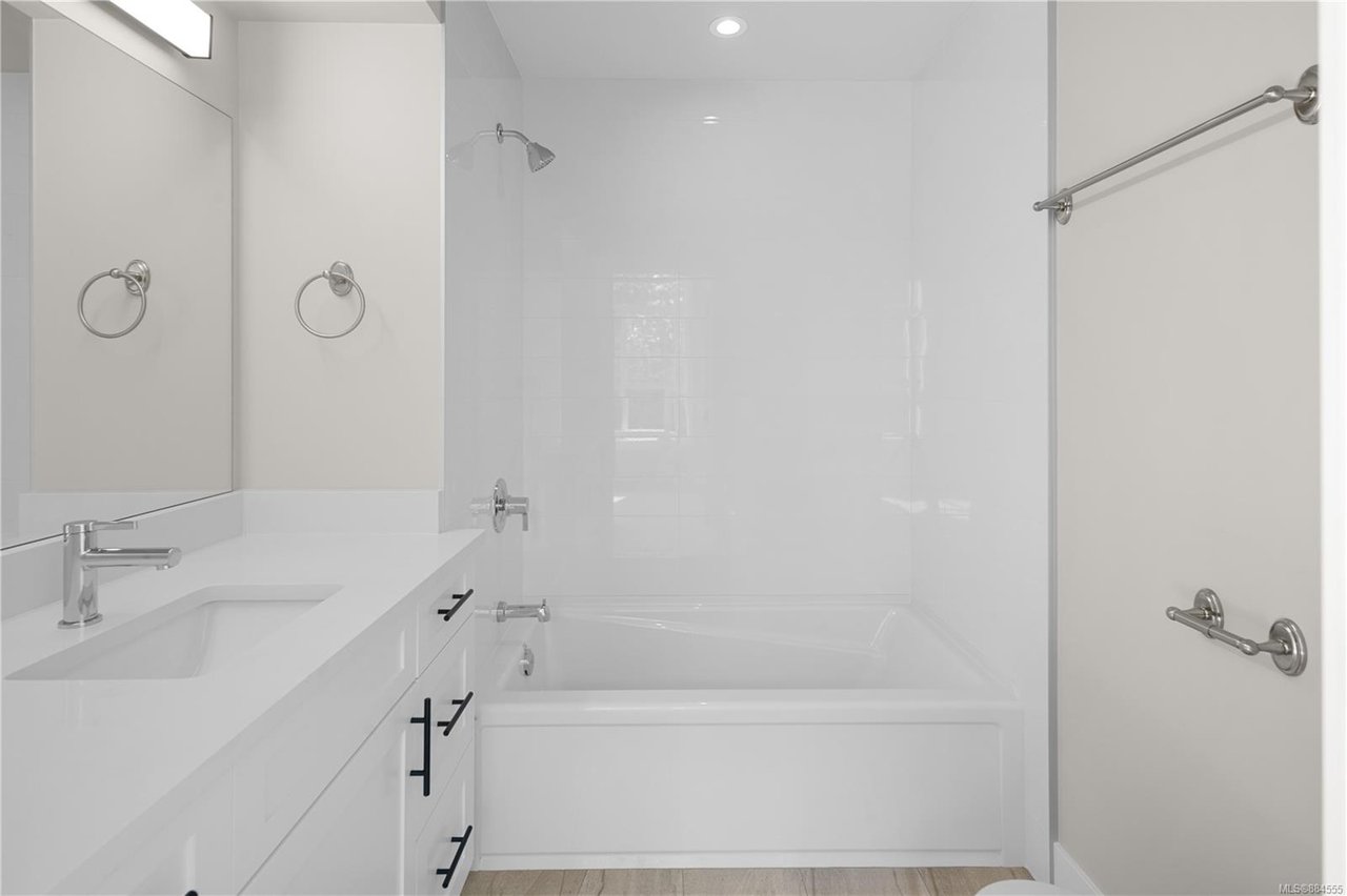 2706 Graham St, Victoria