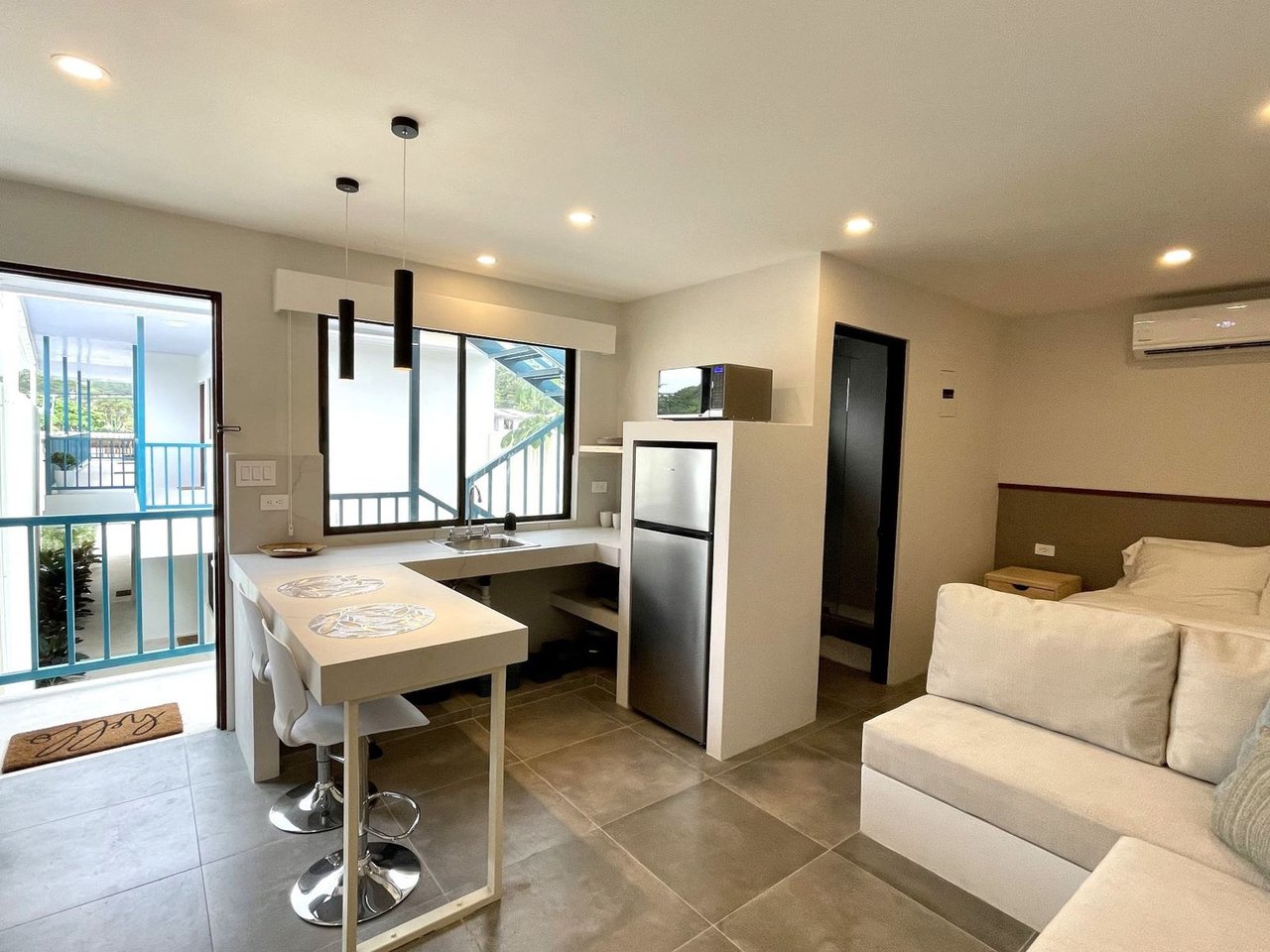 Turnkey Boutique Hotel with Pool, Jaco, Puntarenas