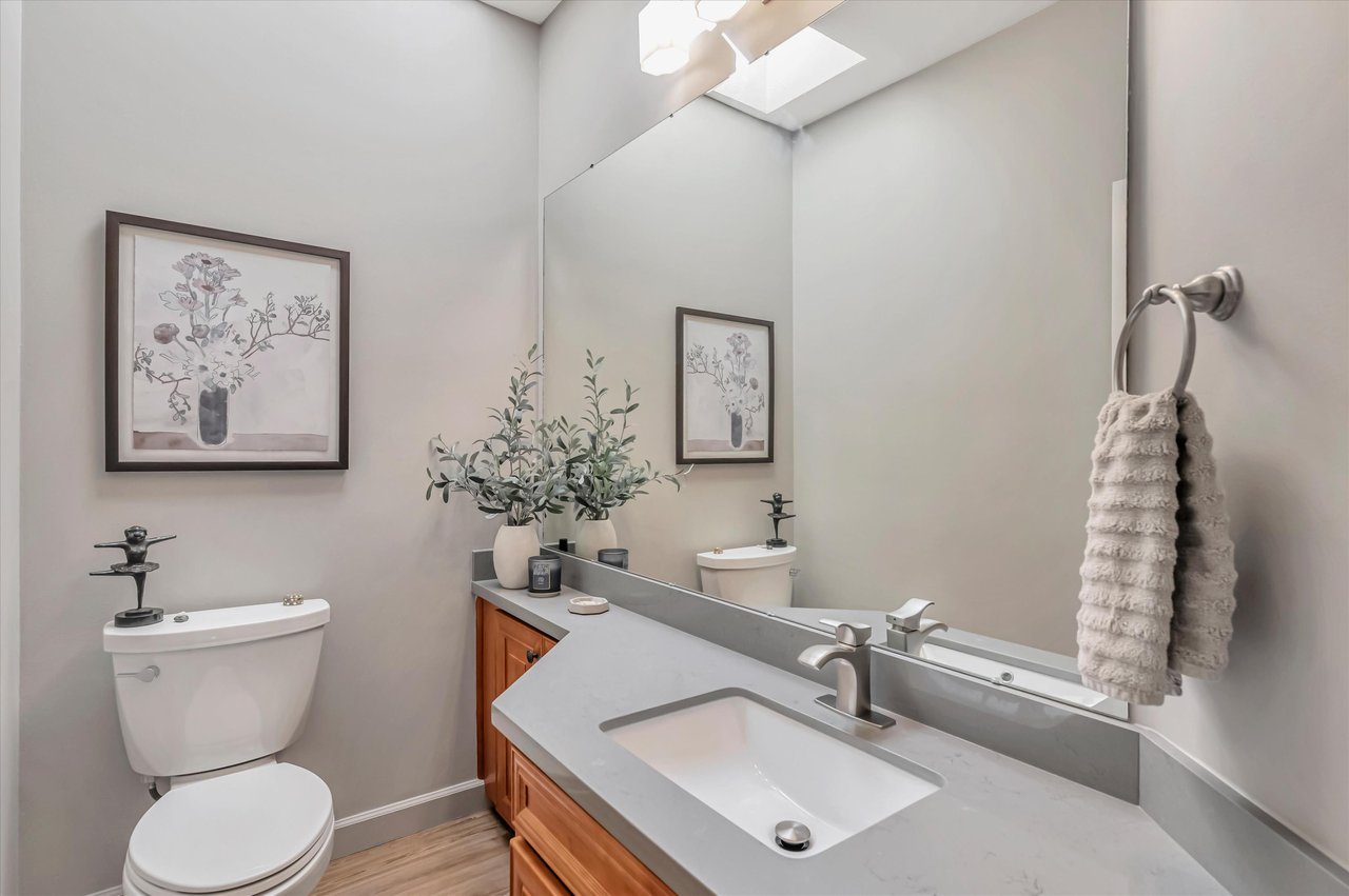 17 Crystal Creek Ct