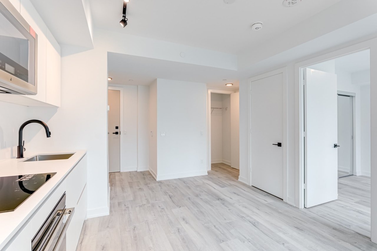 327 King St W Unit: 1101