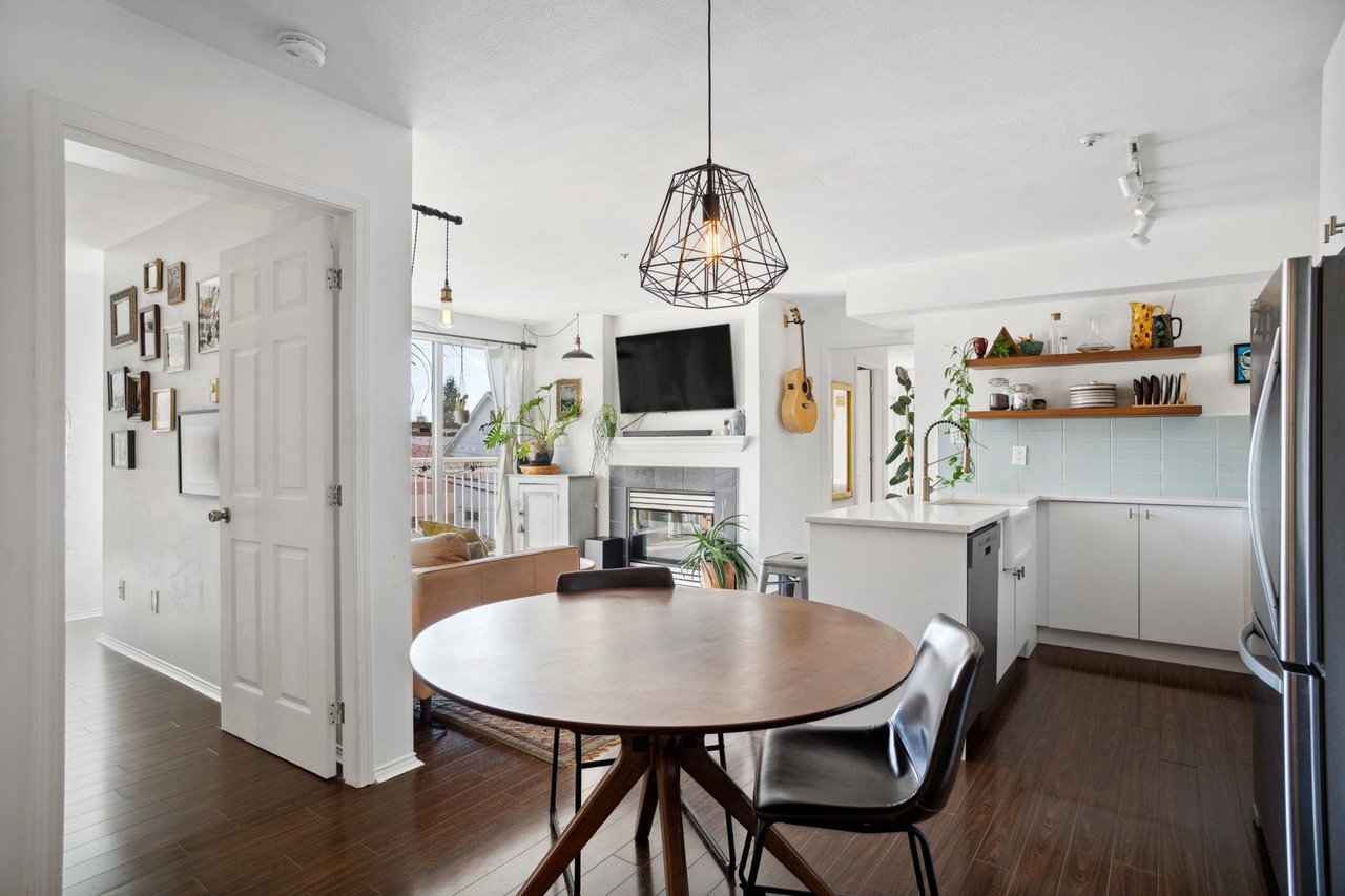 303-228 E 14th Ave