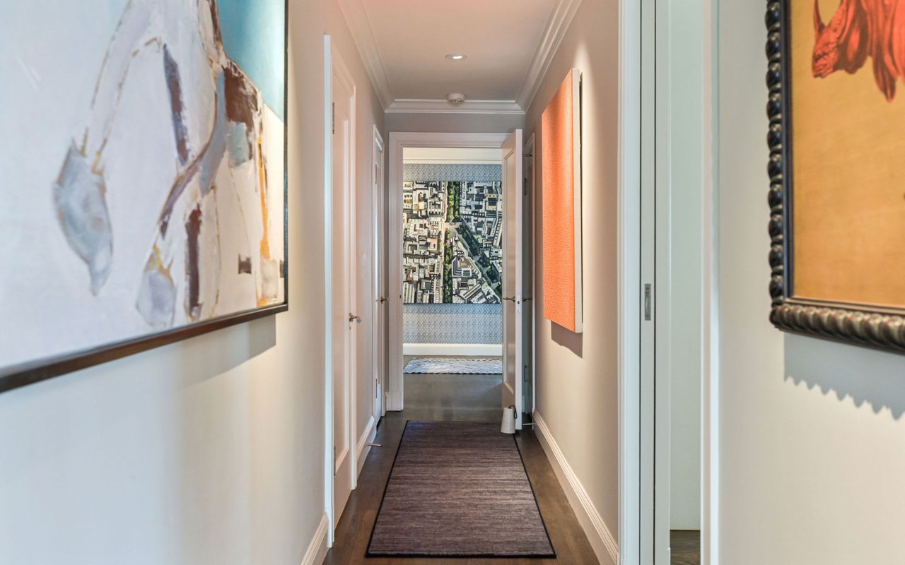  Prestigious Half Floor Apartment on Russian Hill