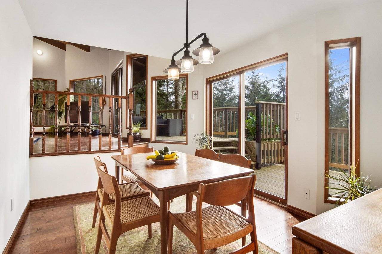 1557 Whitesails Dr