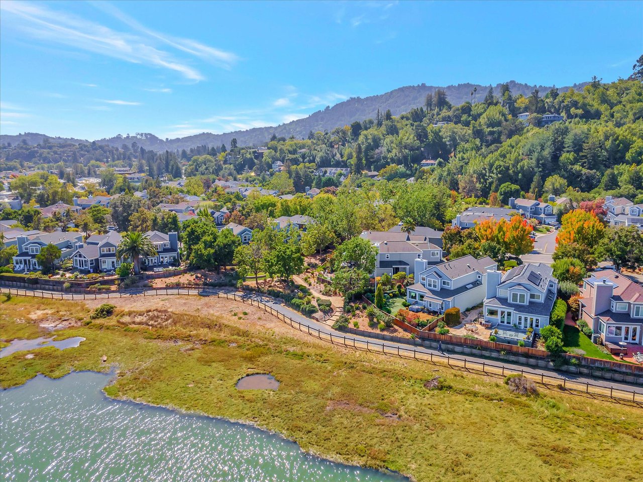 17 Crystal Creek Ct
