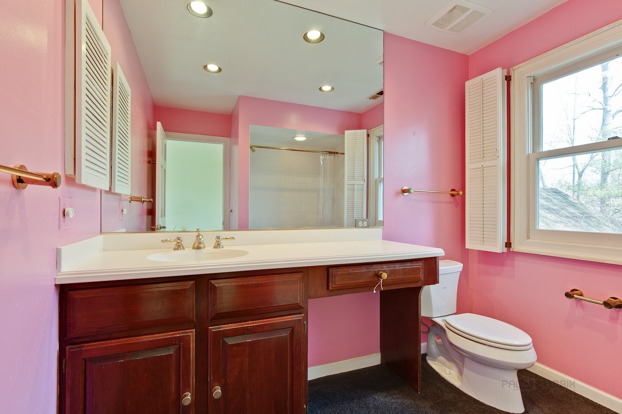 Classic Lake Bluff Tangley Oaks Home