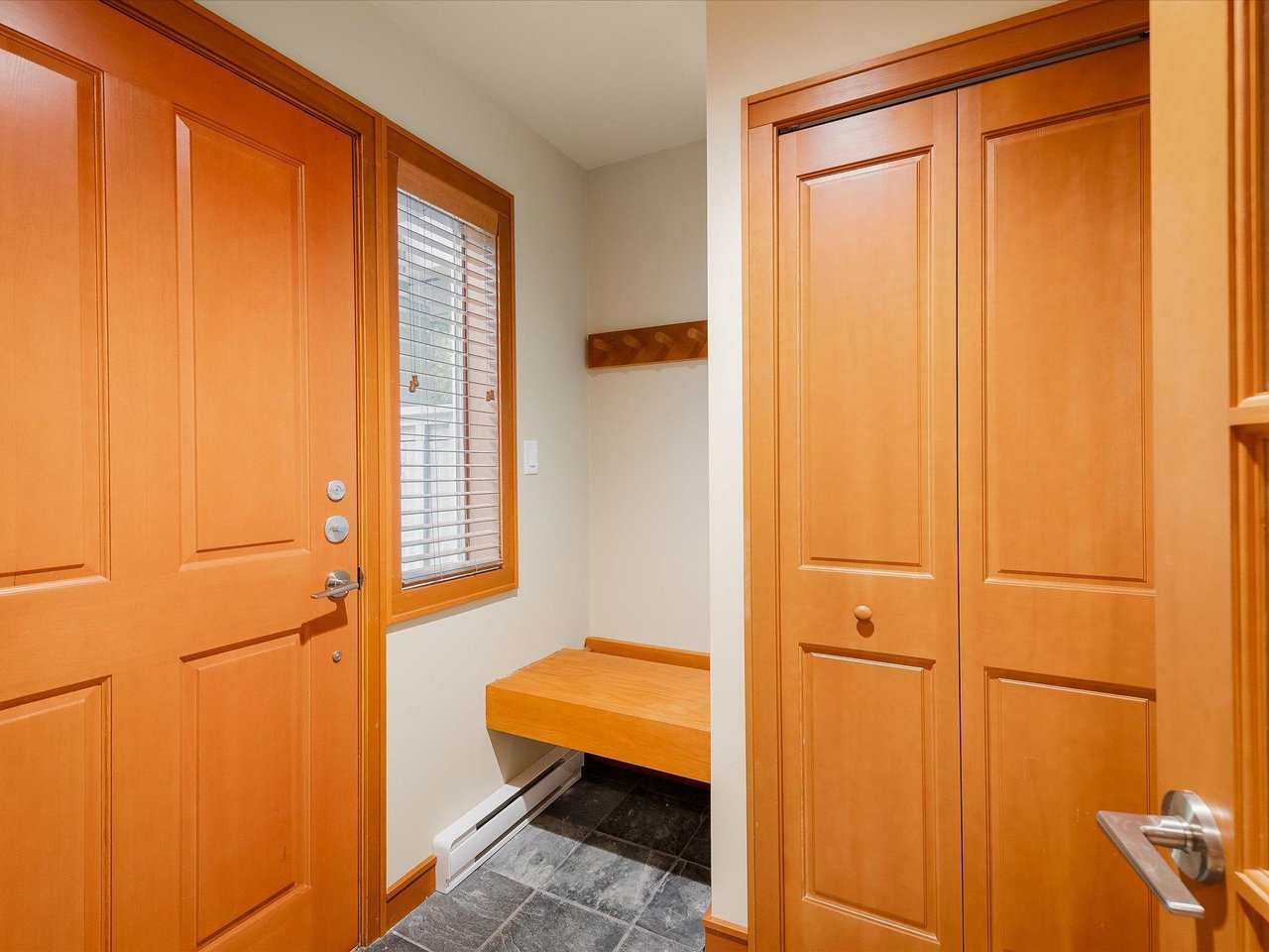 21-4661 Blackcomb Wy