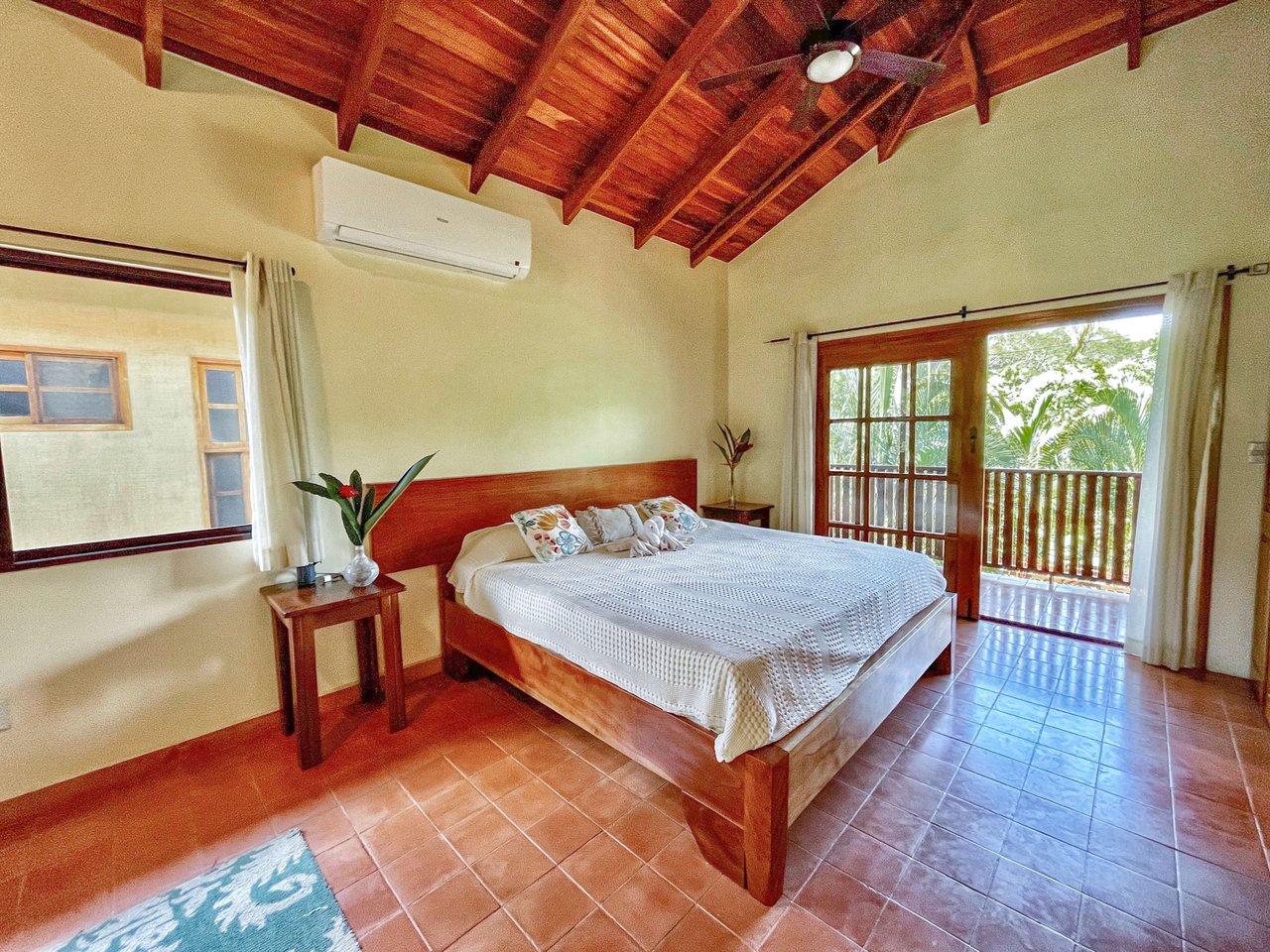 0.04 ACRES – 3 Bedroom Villa Just 2 Minutes Walking Distance To Dominical Beach!!!