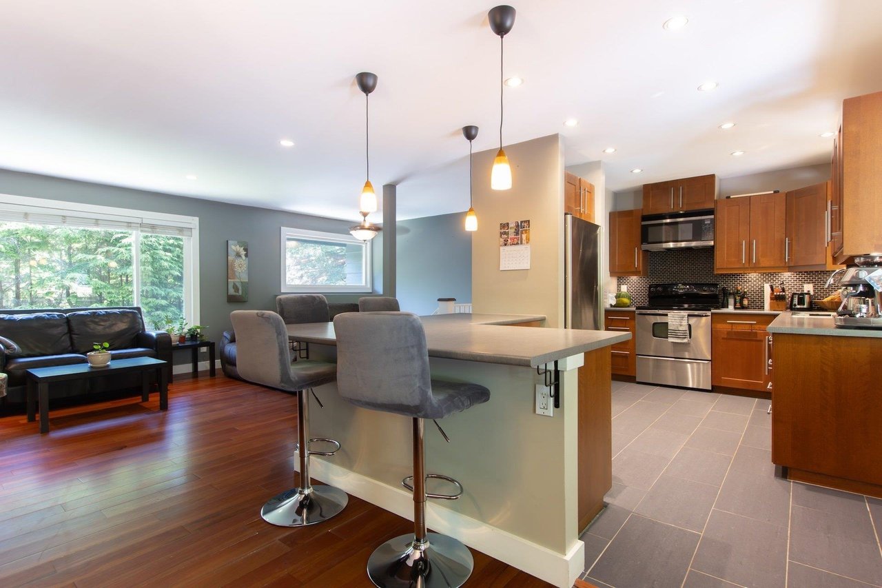 40537 N Highlands Wy