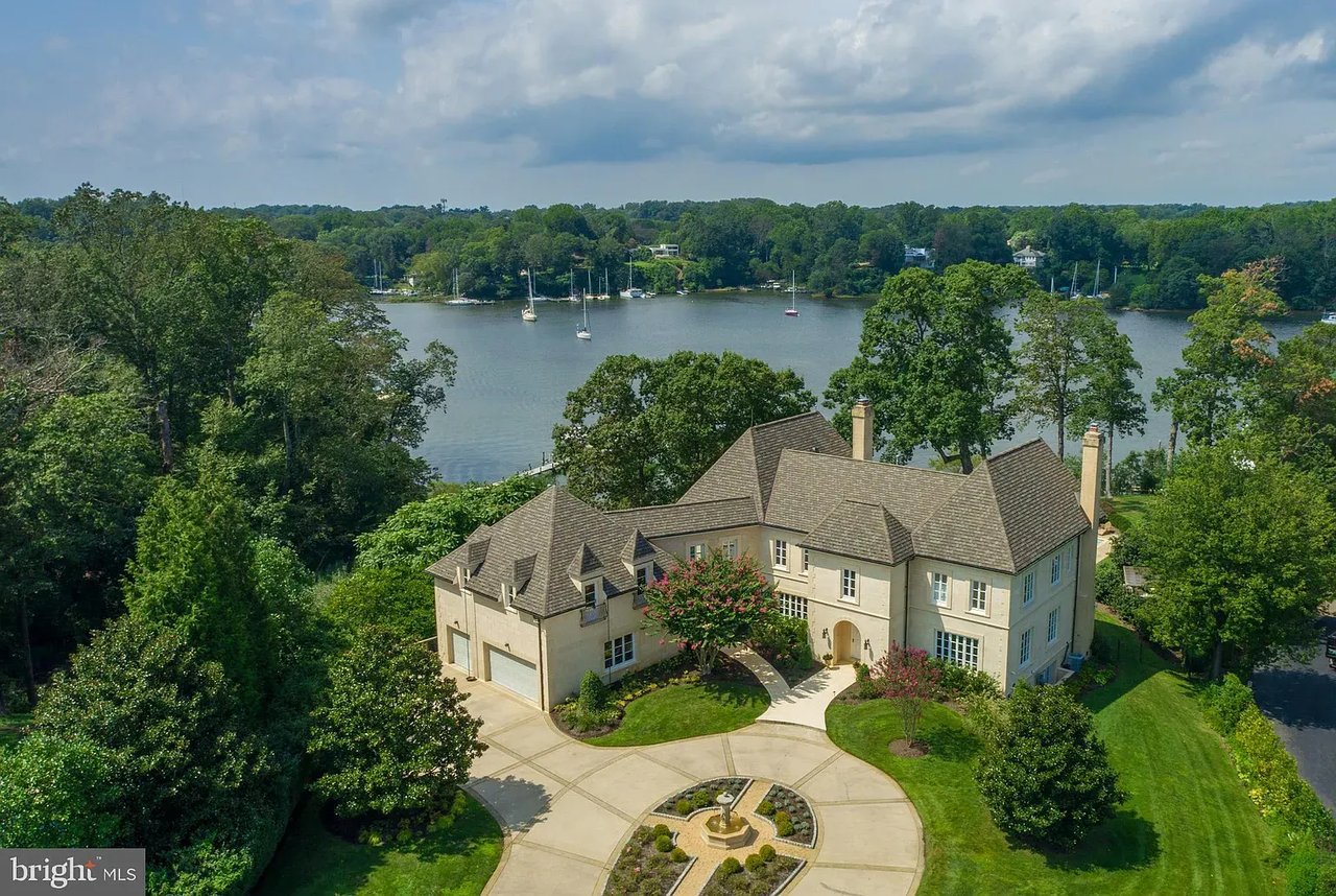225 Wardour Dr