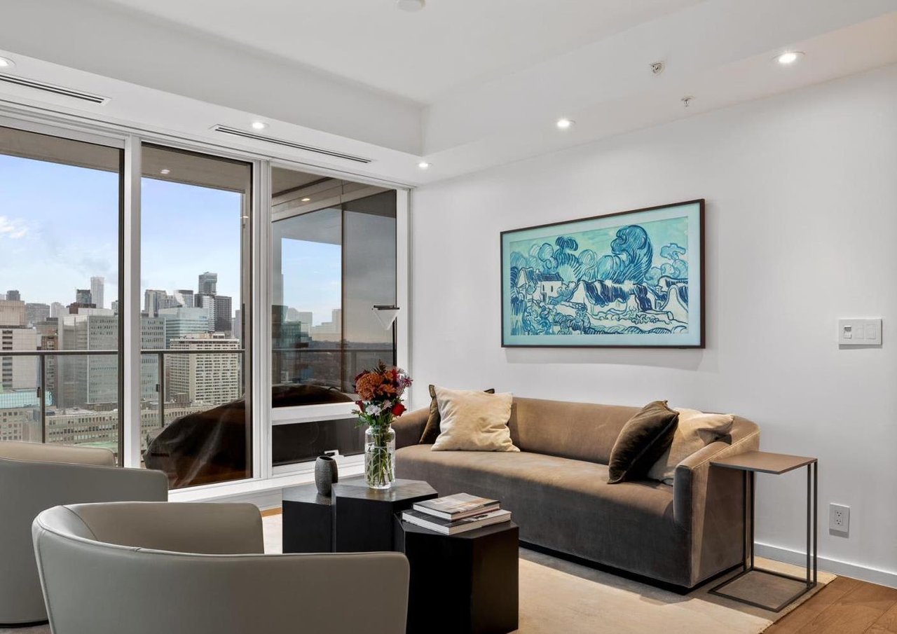 Suite 2605 -180 University Avenue