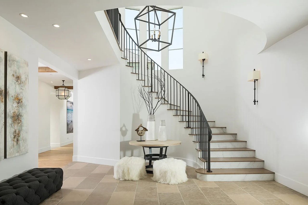 32275 Peppertree Bend