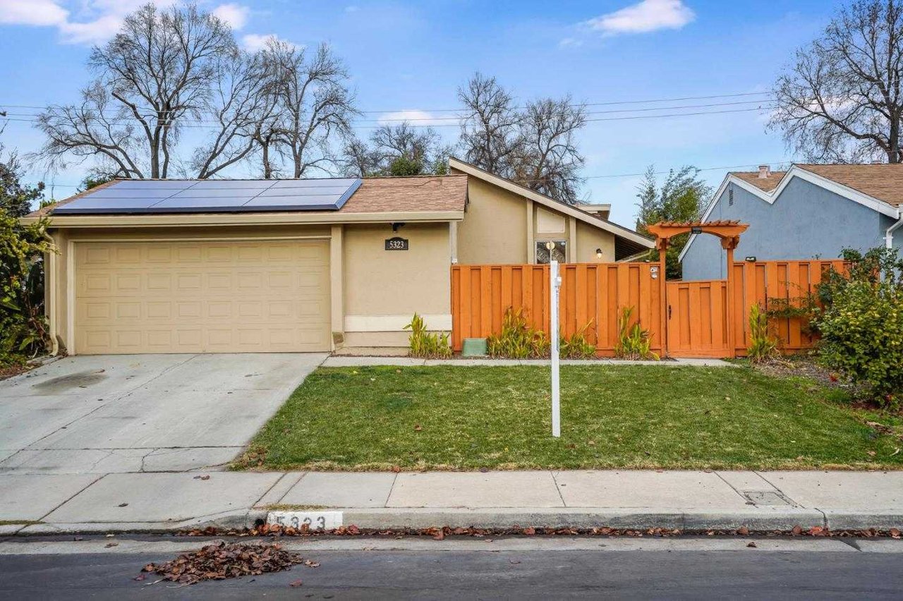 5323 Garrison CIR
