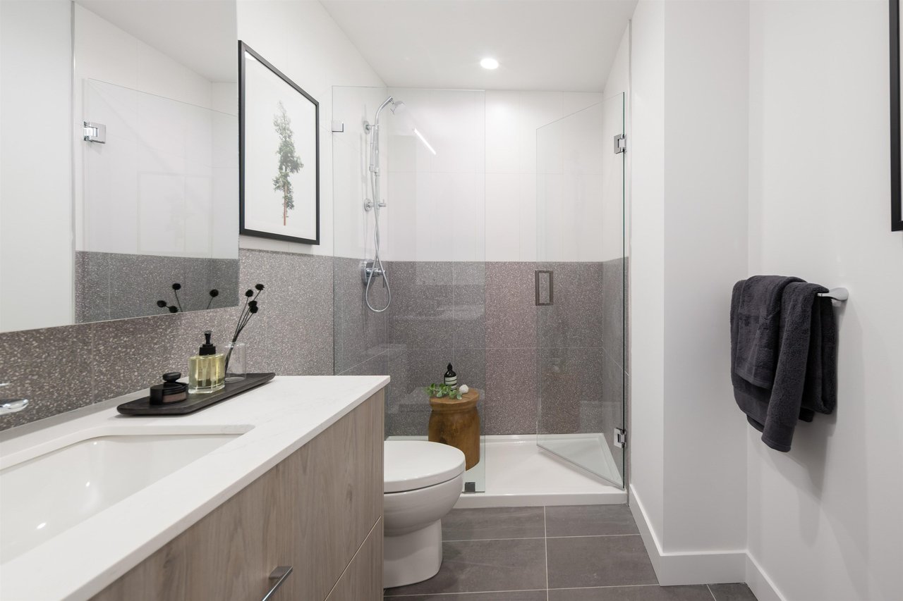 1109-13438 105a Ave