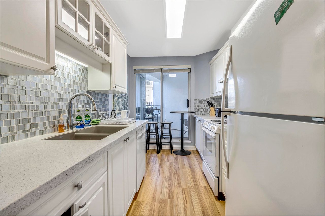 217-5735 Hampton Pl