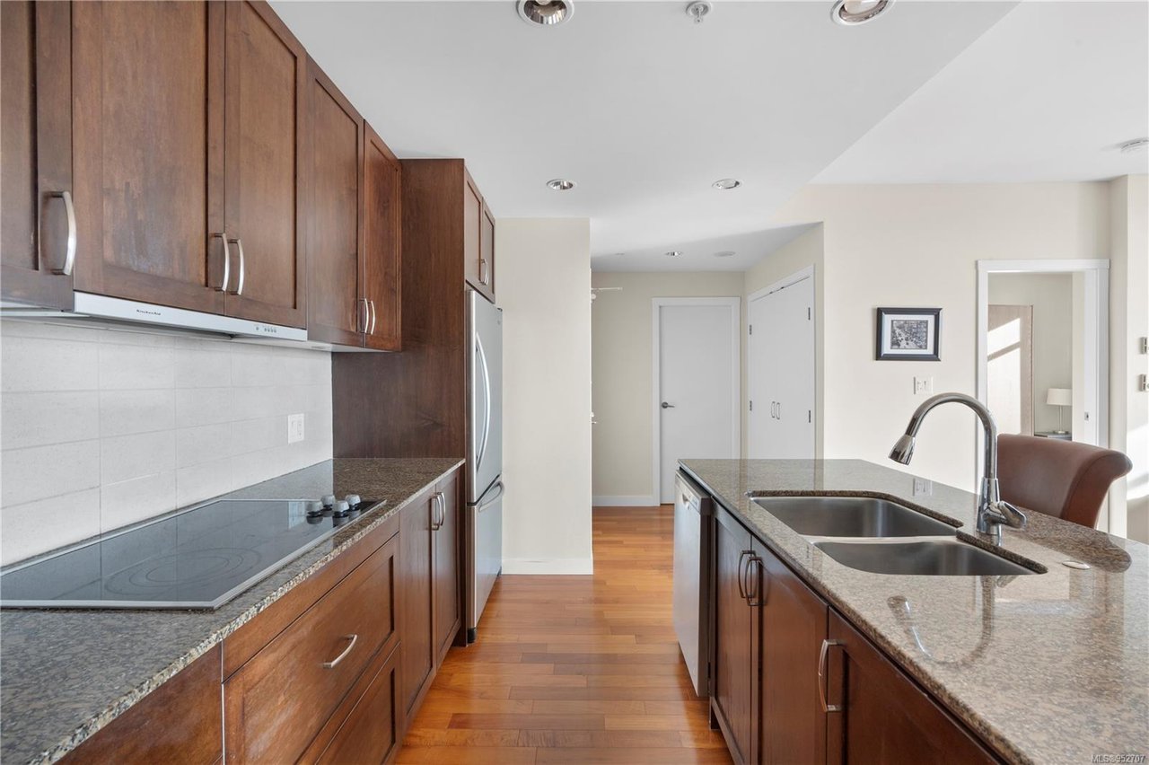 1104-788 Humboldt St