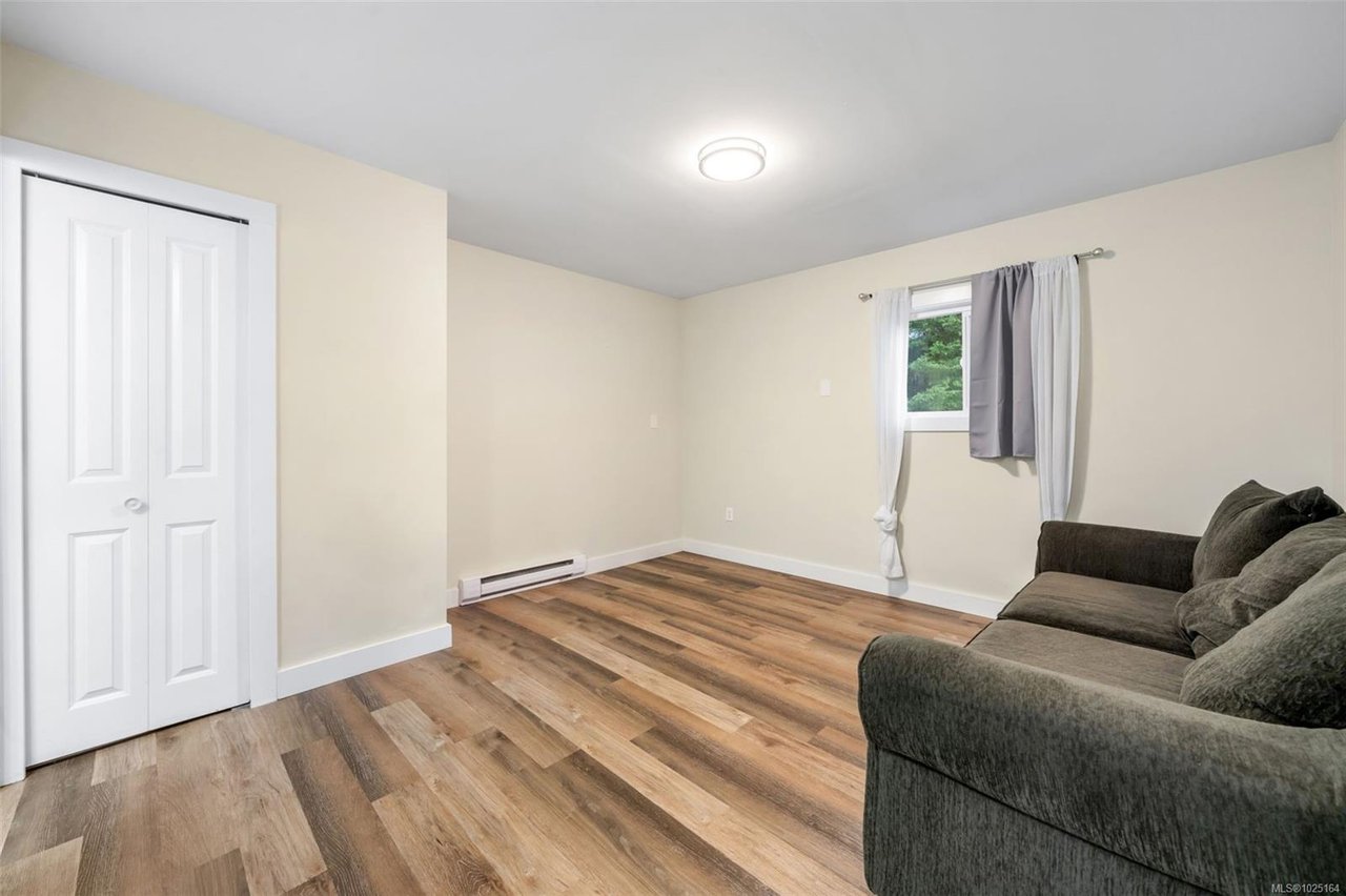1123 Reynolds Rd, Saanich