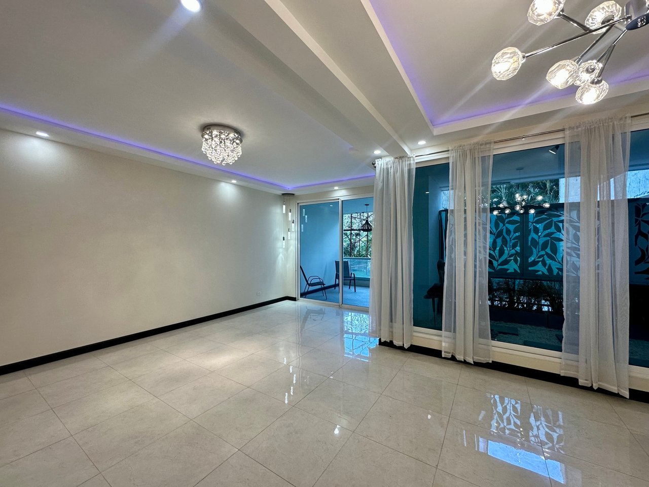 Remodeled Garden Level Residence, Escazu, San Jose