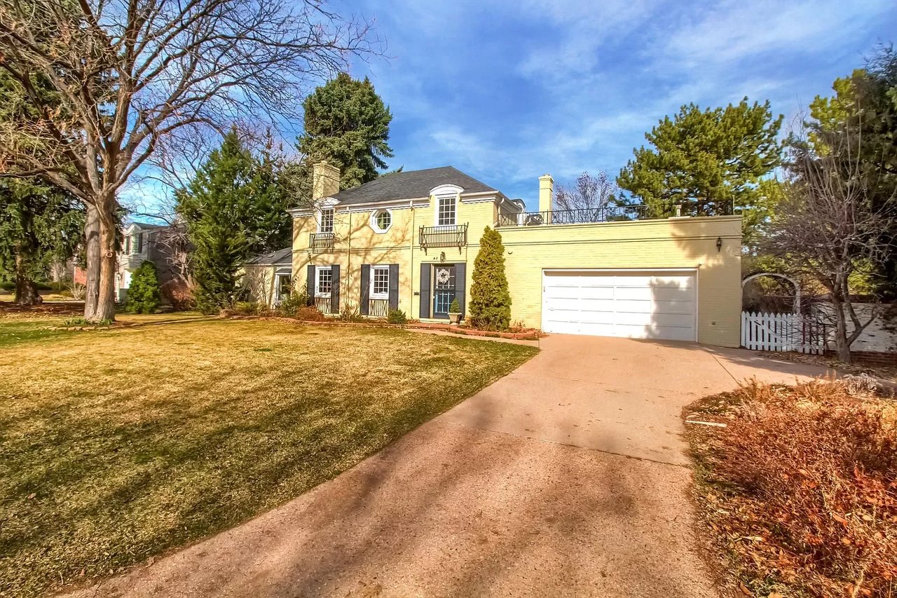 22 Crestmoor Dr