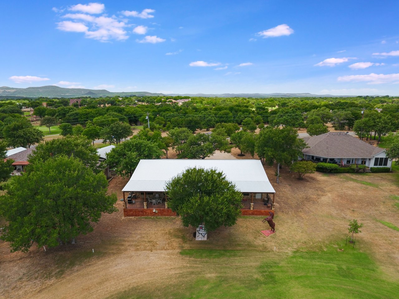 1138 Skyline Dr