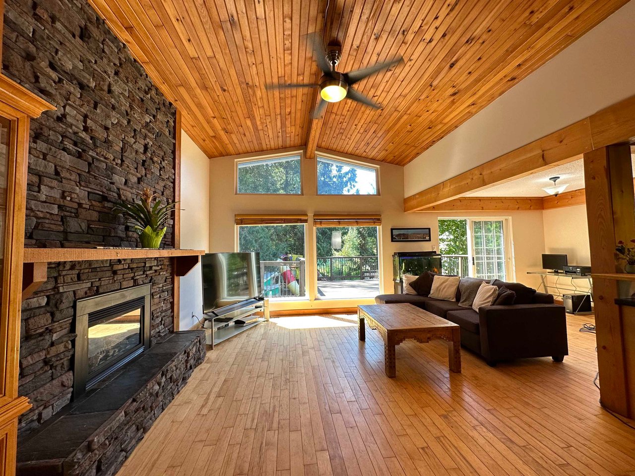 1100 Fernwood Rd