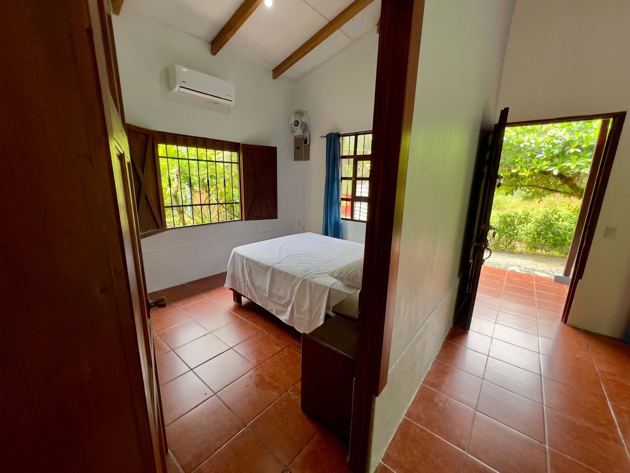 Affordable Wooden Cabañita, 2 bed, 1 bath. 