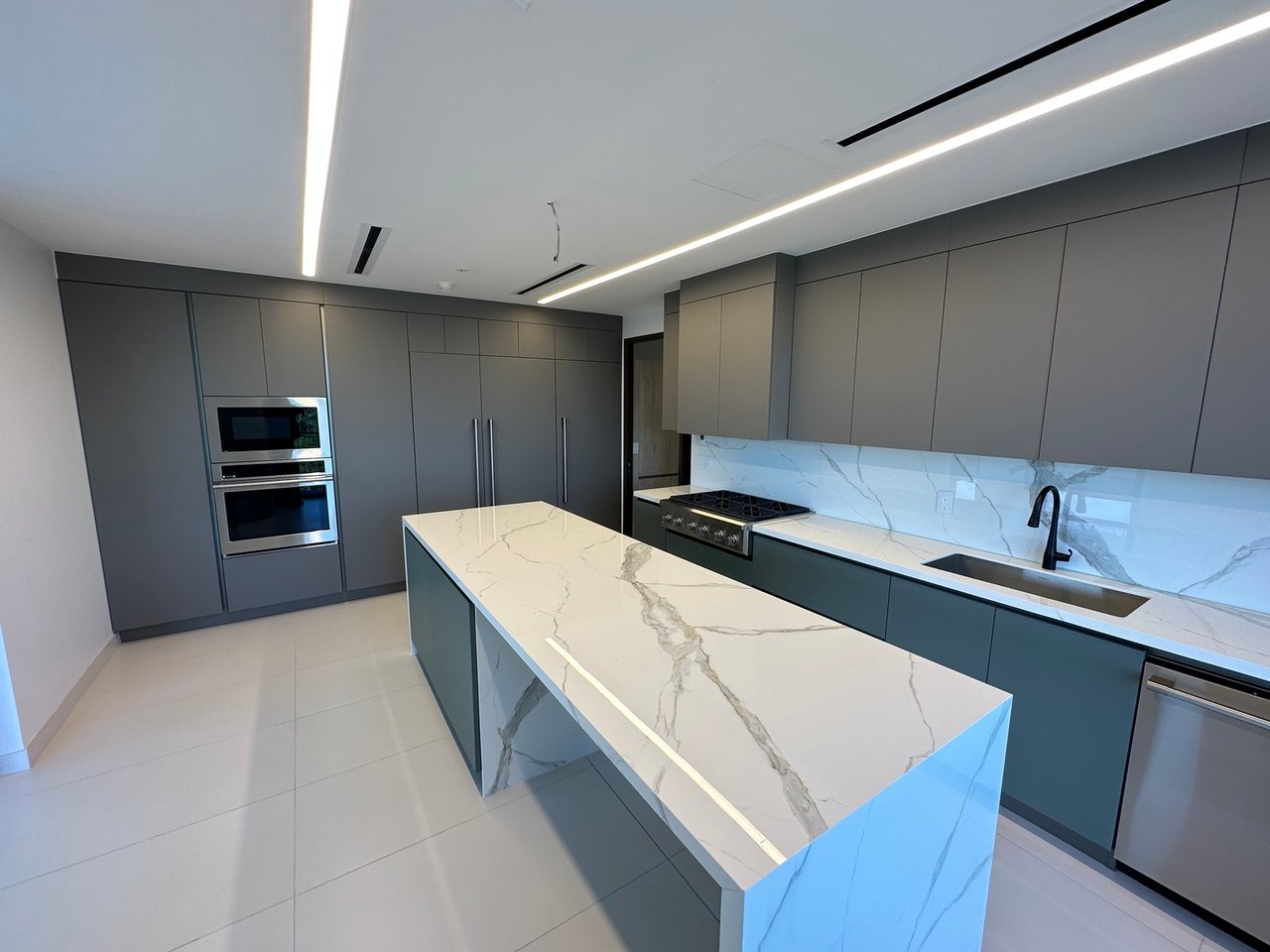 Panoramic View Luxury Penthouse, Escazu, San Jose