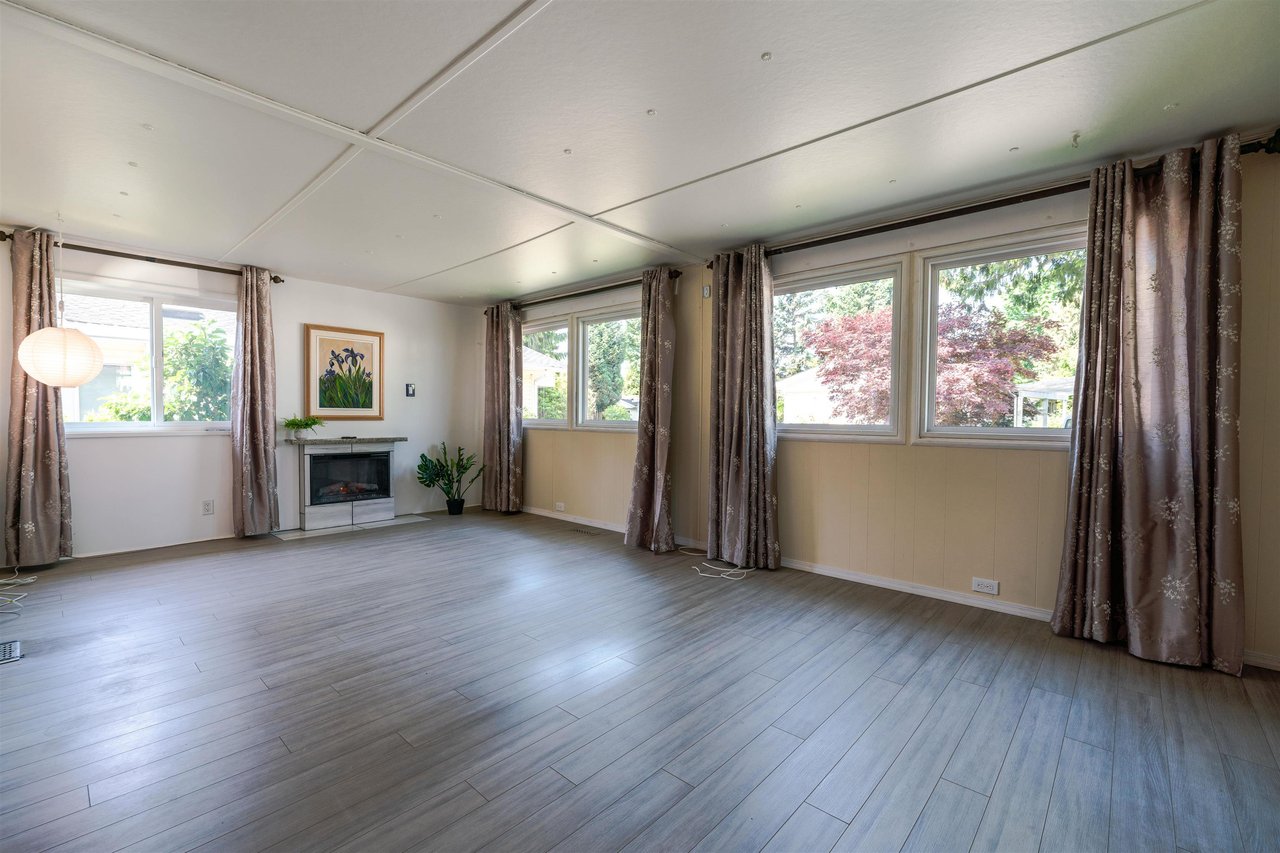 282 Tyee Dr