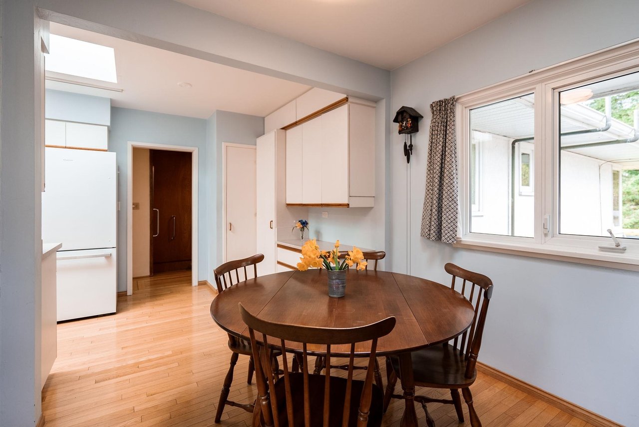 4143 Virginia Crescent, North Vancouver
