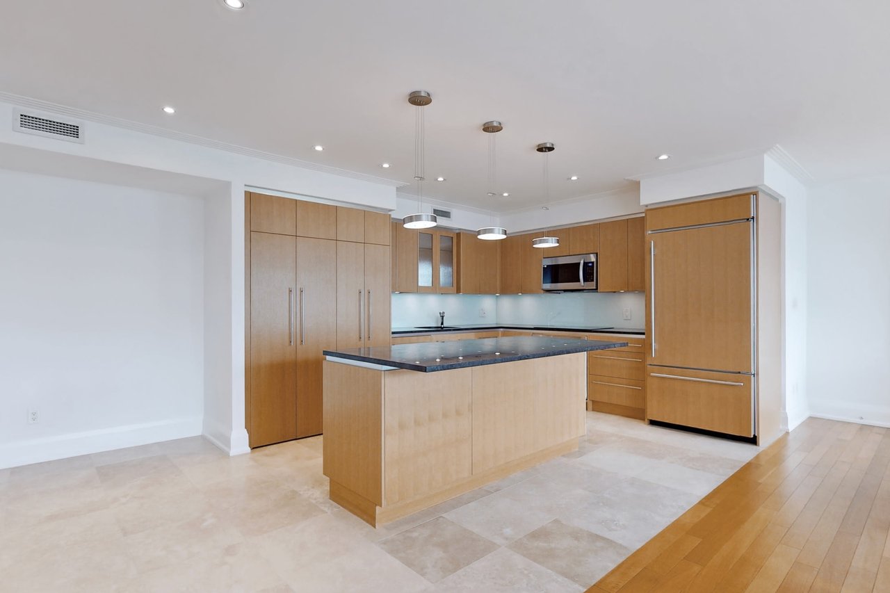 500 Avenue Road Suite 803 